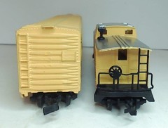 HO Scale Chessie System 3 Bachmann 50′ Box Cars and 1 Life-Like Caboose (RS630)