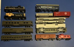 Lot of Ho trains! 2 Diesel locomotives, passenger cars/parts, and more!