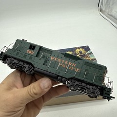 Athearn HO Western Pacific GP9 #707 Diesel Locomotive DC