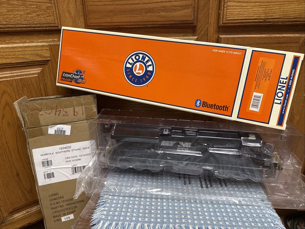Lionel 1934032 NORFOLK SOUTHERN ET44AC LionChief Plus 2.0 #3619 O-Gauge O-36