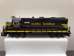 MTH O Gauge 20-21550-1 Alaska 2501 GP35 Low Hood Diesel Loco w/PS-3 & OB – EC