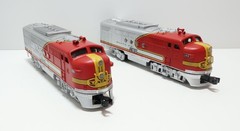 Lionel Santa Fe Super Chief Locomotive & Passenger Set (O Scale)