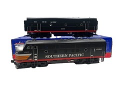 USA Trains R22261 G Scale Southern Pacific F-3 AB Diesel Units #6100/8000 EX/Box
