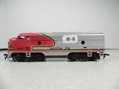 HO ENGINE LOCOMOTIVE DIESEL SANTA FE FA-Unit WAR BONNET/BOX