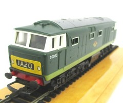 Hornby R758 First Edition Class 35 Hymek BR Green with Paper Yellow Ends Mint