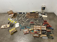 VINTAGE Model Train Set Collection TYCO AHM Pennsylvania Union Pacific 4005
