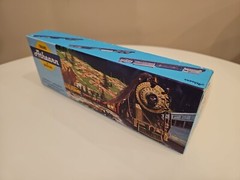 Athearn Trains 4779 HO Santa Fe NO. 4039 War Bonnet Powered Diesel Locomotive