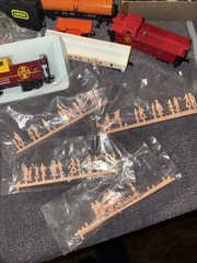 Vintage HO Scale Train Lot Bachmann Santa Fe Kits Buildings Figures Track 1970s