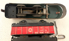 Marx 4000 SeaBoard O Gauge Wind Up Locomotive ,3 freight cars & Caboose