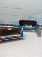 HO SCALE GAUGE ~ MODEL POWER / ROCO ~ SOUTHERN PACIFIC ~ WEATHERED 4 BAY HOPPER