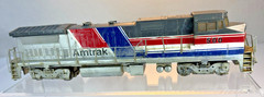 HO Scale Walthers Amtrak GE Dash8 40bw #500