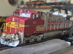 HO Athearn Genesis Santa Fe Dash 9-44CW #618 Tsunami 2/Keep Alive/LED upgrade
