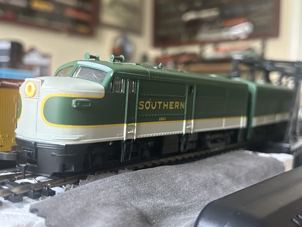 HO WALTHERS TRAINLINE 931-209 931-265 ALCO FA-1 FB-1 SET SOUTHERN # 2853 2853B
