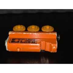 Thomas & Friends Wooden Railway Orange Engine 6-Wheel Train Magnetic Connector