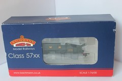 Bachmann 32-215 Class 57XX GWR Green Pannier Tank 5775 – Boxed