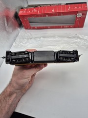 Atlas HO Scale Atchison Topeka Santa Fe #6305 Diesel Locomotive #8653 GE U23B