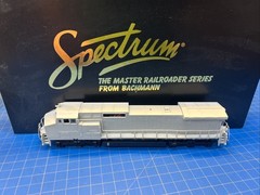 Bachmann Spectrum 83501 8-40CW Loco UNDECORATED DCC On Board Body Not Secured