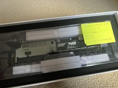 HO Custom Build NS AC44C6M # 4045 W DCC & ESU Loksound V5