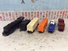 MARX – Locomotive and 4 Freight Car 0 scale