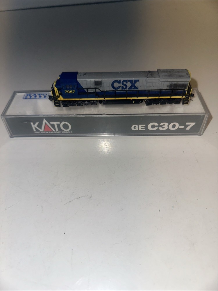 N Scale Kato GE C30-7 Diesel Locomotive CSX Transportation #7067 DC