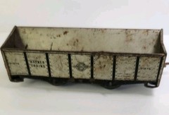 HAFNER WYANDOTTE O TIN WIND-UP TRAIN CAR