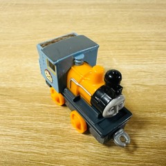 Dash – Thomas The Tank Engine & Friends Adventures Metal Push Along Trains