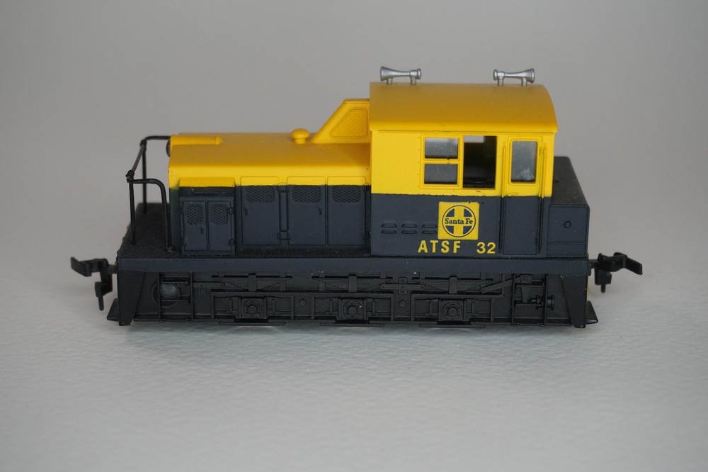 Bachmann Santa Fe ATSF Plymouth #32 Switcher 0-6-0 Diesel Locomotive WORKING