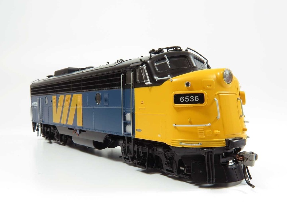 HO FP9A Locomotive DC/DCC (Sound):VIA Rail (no logo on nose): #6536