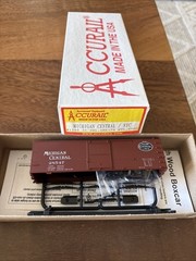 Accurail HO Michigan Central 36’ Double Sheath Box Car #1308 NYC #28547