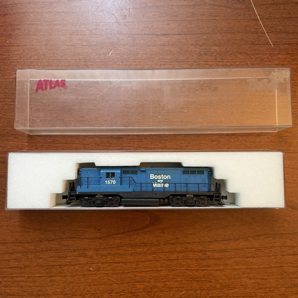 N Scale Atlas Boston and Maine GP7 4300 #1570 Professional Custom Paint
