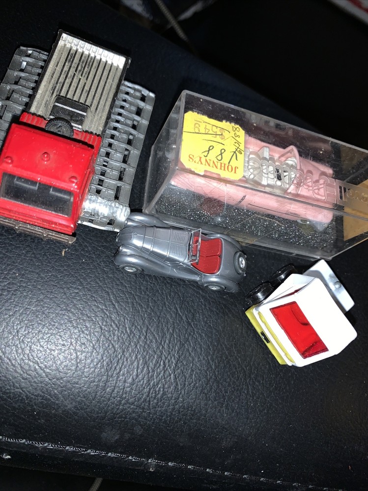 Ho model train minatures pink convertible construction more