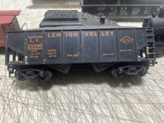 HO SCALE-(MACAO) STEAM ENGINE & Tender No. 2584 3 Cars & 24 pieces Of Track