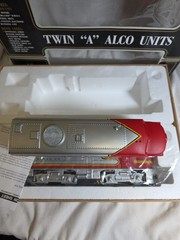 K-Line K2126 SF Twin ALCOs SF AA Diesel Engine Set O-Gauge (One Dummy) Open Box