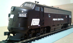 HO SCALE WALTHERS MAINLINE EMD F7A PENN CENTRAL PC #1652 NO BOX PARTS OR REPAIR