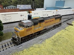 Athearn SD70M Union Pacific With LokSoundV5, LEDs , Scale Sound System Speaker