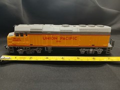 Life-Like HO scale Union Pacific EMD F40PH Diesel Locomotive #3901 Untested