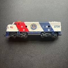 Vintage TYCO HO Scale Gauge Spirit Of 1776 Locomotive & Caboose Model Railroad