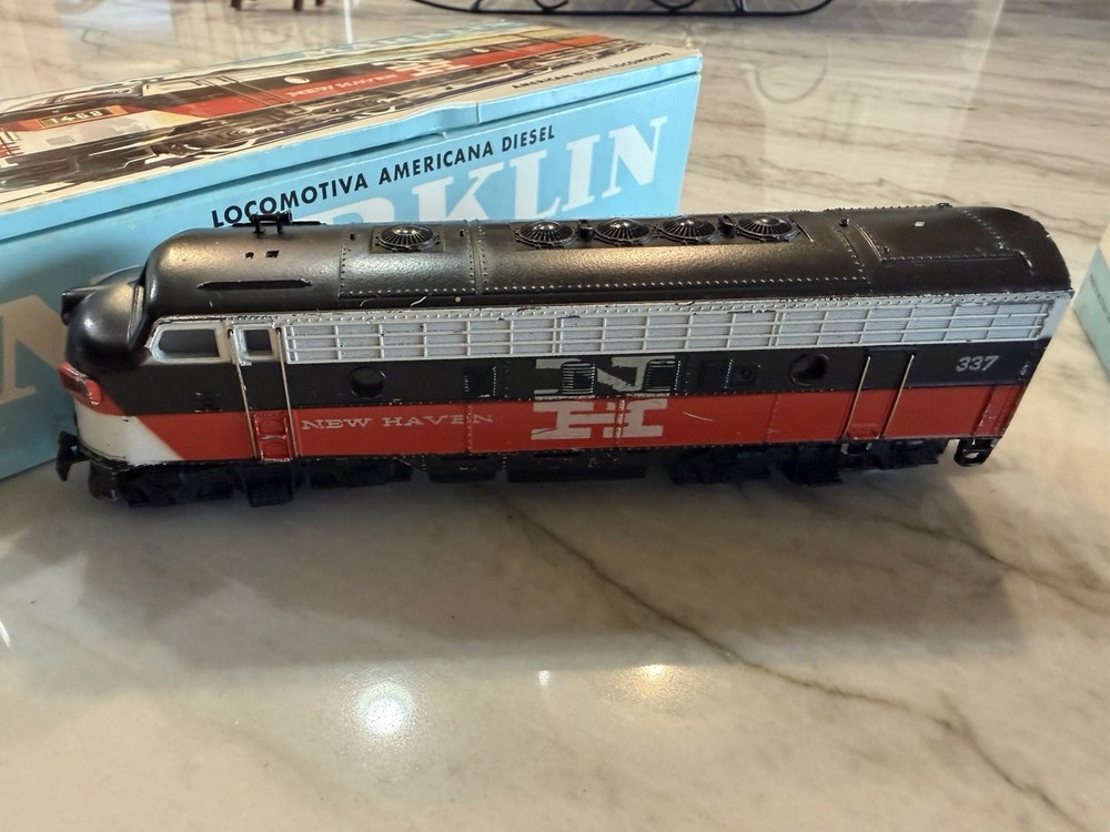 Marklin HO “New Haven” F7 Diesel Locomotive Set # 3062 & 4062