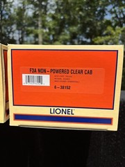 LIONEL 6-38151 F3A POWERED & 6-38152 F3A NON-POWERED CLEAR CAB LOCO SET