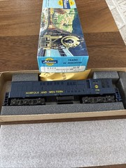 Athearn #4324 Ho Train Dummy Locomotive Trainmaster Norfolk Western #174