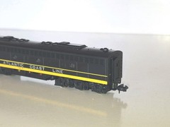 Lifelike 7826, N Scale Atlantic Coast Line Powered A & B sections. As New Cond