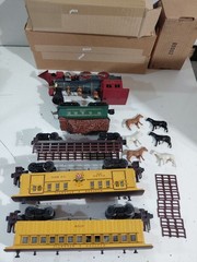 Lionel Train O Gauge Model Railroad Post War The General Passenger Set w/Whistle