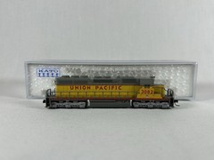 N Kato Union Pacific SD40 Shield Large Number #3082