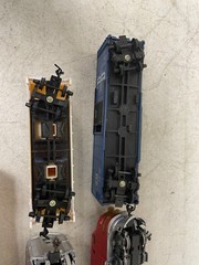 Atlas HO SANTA FE #307 LOCOMOTIVE WITH MIXED 5 CAR FREIGHT SET