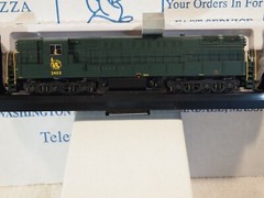 ATLAS 10004131 H.O. FM-H24-66 “TRAINMASTER” JERSEY CENTRAL 2403 WITH DCC+SOUND