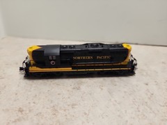 N Scale Atlas Northern Pacific Locomotive #555 48221 GP-7 TT Phase 2