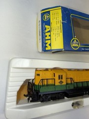 Vintage AHM HO Scale GE U25C Reading Lines 5513 Diesel Locomotive w/Original Box