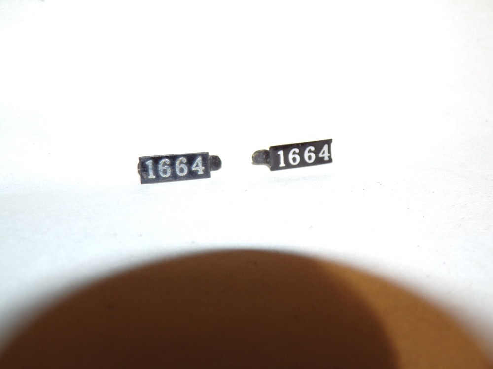 Lionel Original Vintage 2 Number Plates for 1664 prewar Steam Locomotive