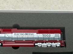 Athearn Genesis HO Scale EMD Demonstrator SD70M Diesel Locomotive #7002 Demo NIB