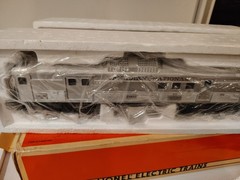 Lionel MPC Canadian Natl Budd Cars Used Powered Unit Has Magne-Track 6-18506